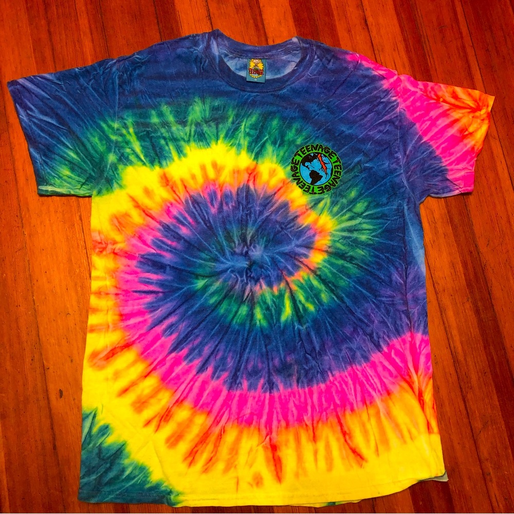 TEENAGE rainbow tie dye tee 🌎